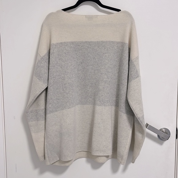 Vince Cashmere Wool Tonal Mix Cream and Gray Sweater - Picture 2 of 3
